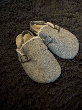 Old Navy Gray Wool-Look Cozy Clog Slippers